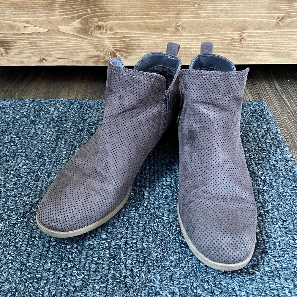 Universal Thread Booties